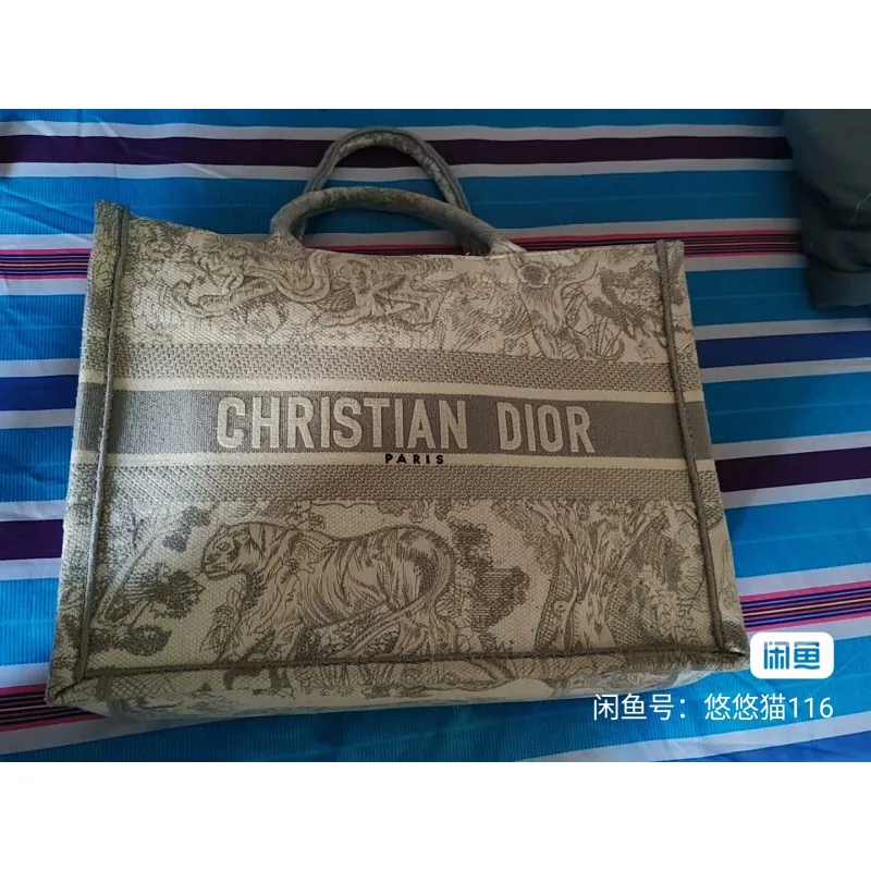 Túi đì or logo và hoa văn thêu nổi 786669