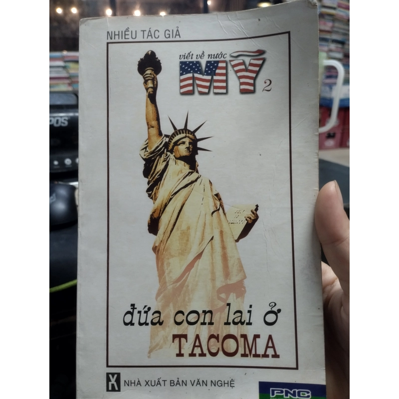 Đứa con lai ở Tacoma" do nhiều tác giả viết về nước Mỹ 496679
