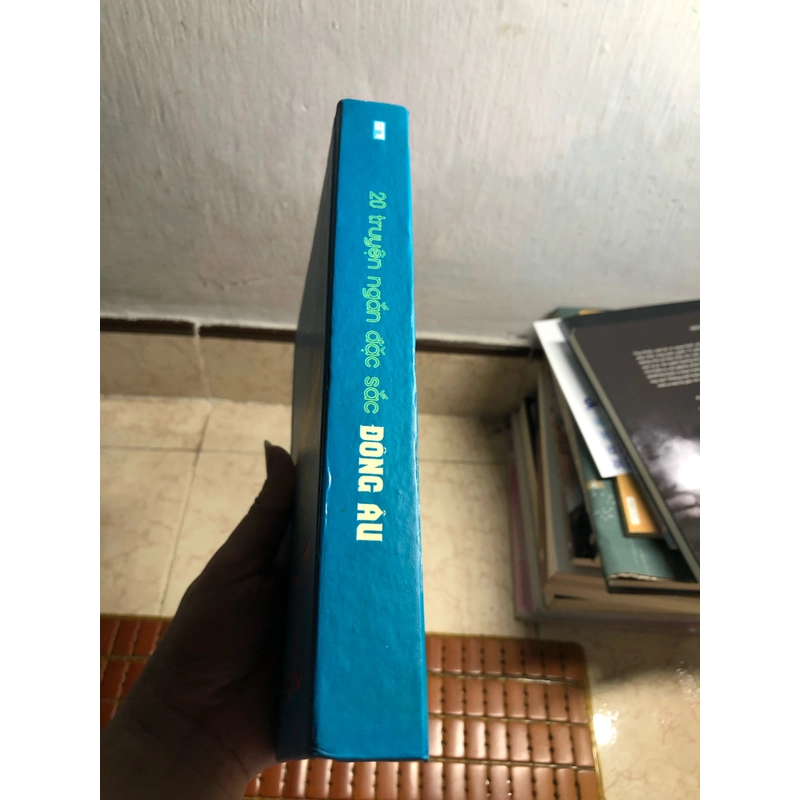 20 truyện ngắn đặc sắc Đông Âu (BÌA CỨNG, như mới) 359714