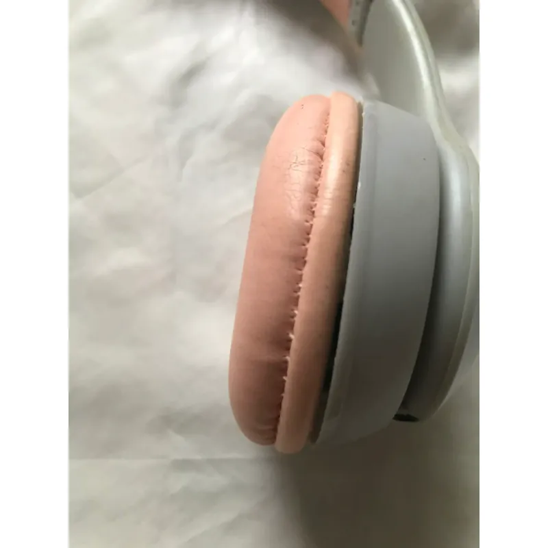 Tai nghe Tai Mèo đèn Led, không kèm cáp sạc 1032414