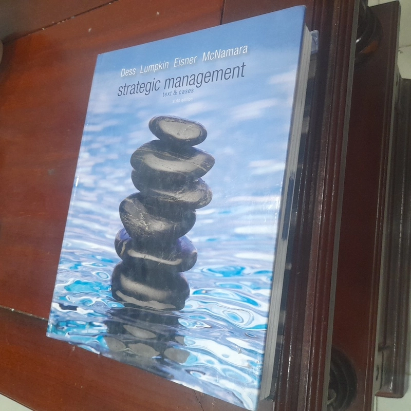 STRATEGIC MANAGEMENT text & cases 543013