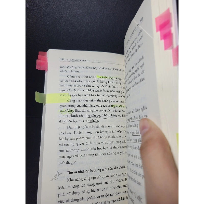 Những đòn tâm lý trong bán hàng mới 80% bẩn bìa, ố nhẹ, highlight 2023 Brian Tracy HCM2205 KỸ NĂNG 918758