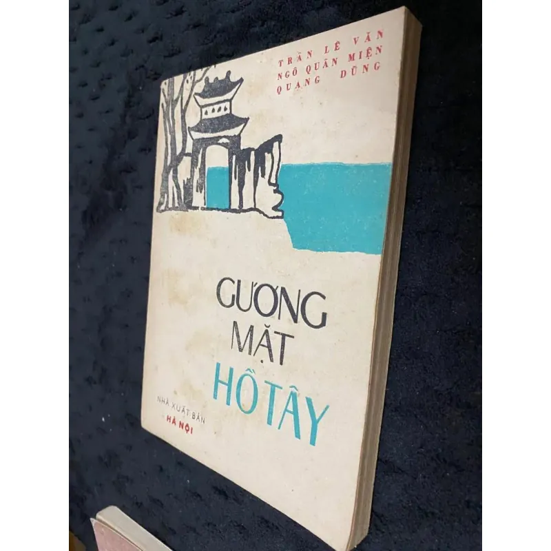 Gương mặt Hồ Tây- nhiều tác giả, chất lượng sưu tầm 1027711