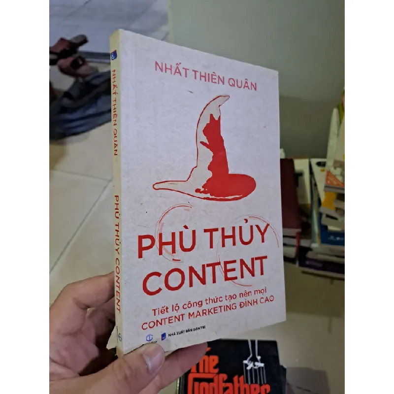 [Sách Cũ SCGR] Phù thủy content Nhất Thiên Quân mới 90% 2024 MARKETING KINH DOANH HCM2908 678867