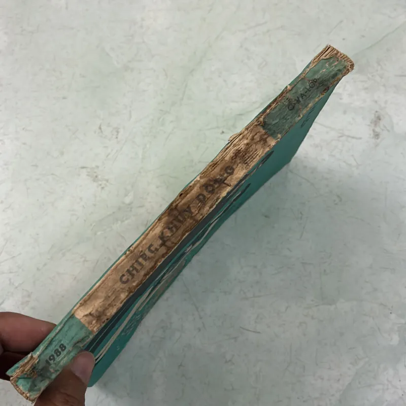 Chiếc khuy đồng (truyện tình báo) - 1988s 998279