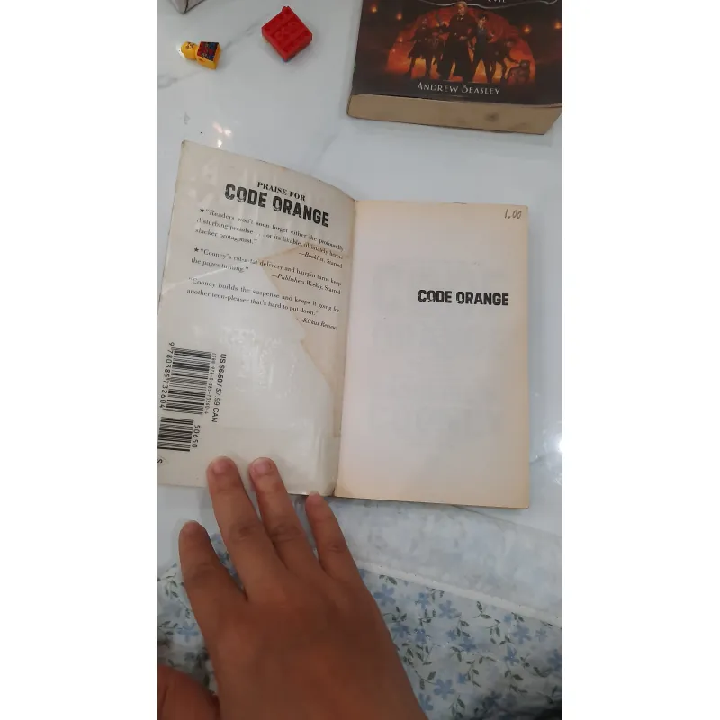 (English book) Code Orange  930934