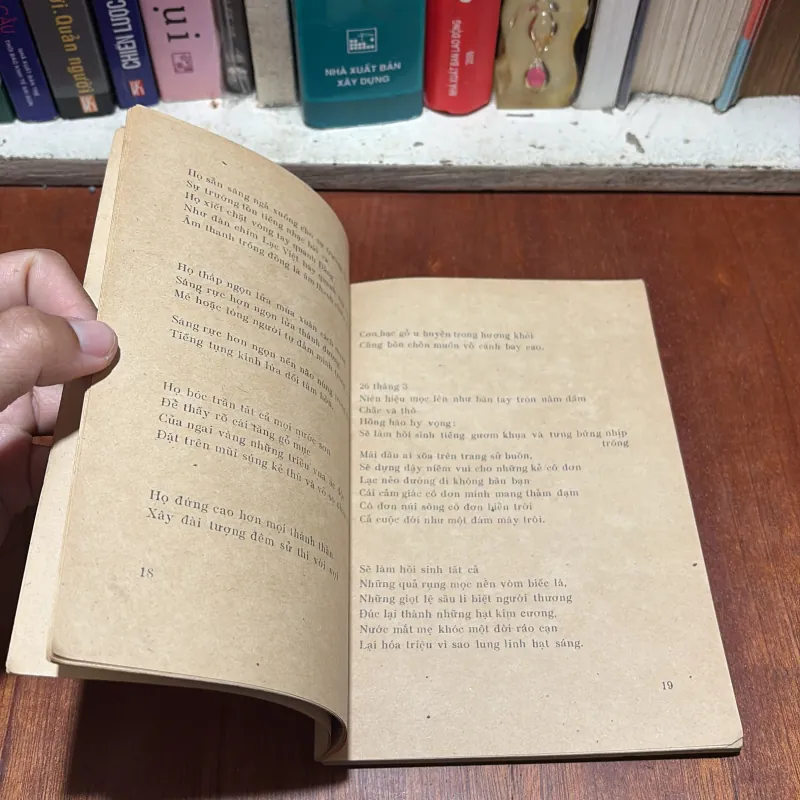 [Sách Mất Bìa] - II Thơ: Hành Khúc Mùa Xuân - Võ Văn Trực - 1980 796483