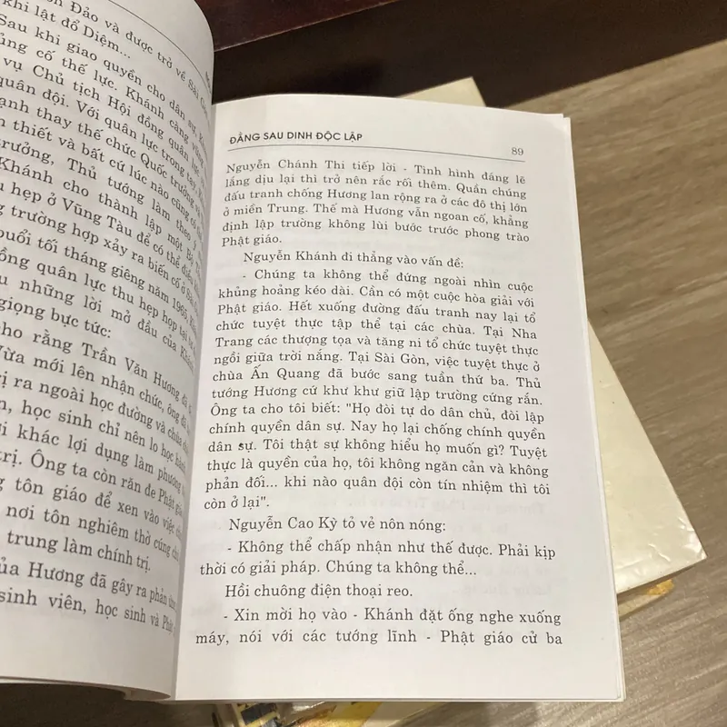 ĐẰNG SAU DINH ĐỘC LẬP, NGUYỄN DUY XI (XB 2005) 606481