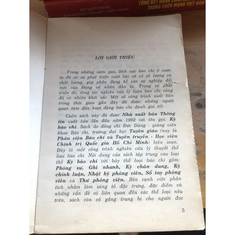 Các thể ký báo chí 1021472