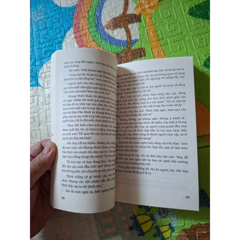 Một đóa hồng không đỏ cũng chẳng bạch 999833