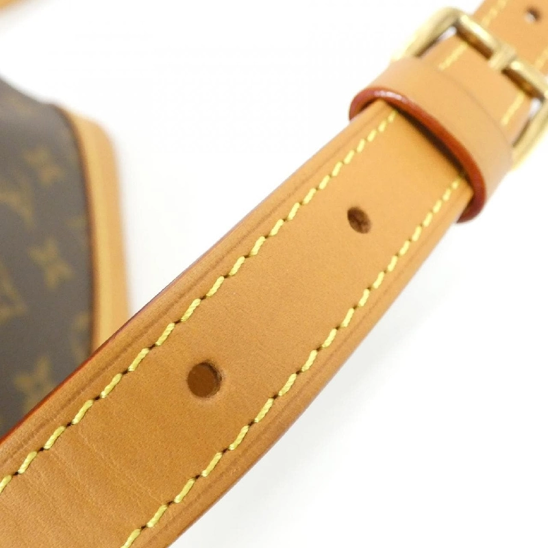 Túi xách vai Louis Vuitton Monogram Milk Box M44877 - Hàng hiệu Chính hãng 769126