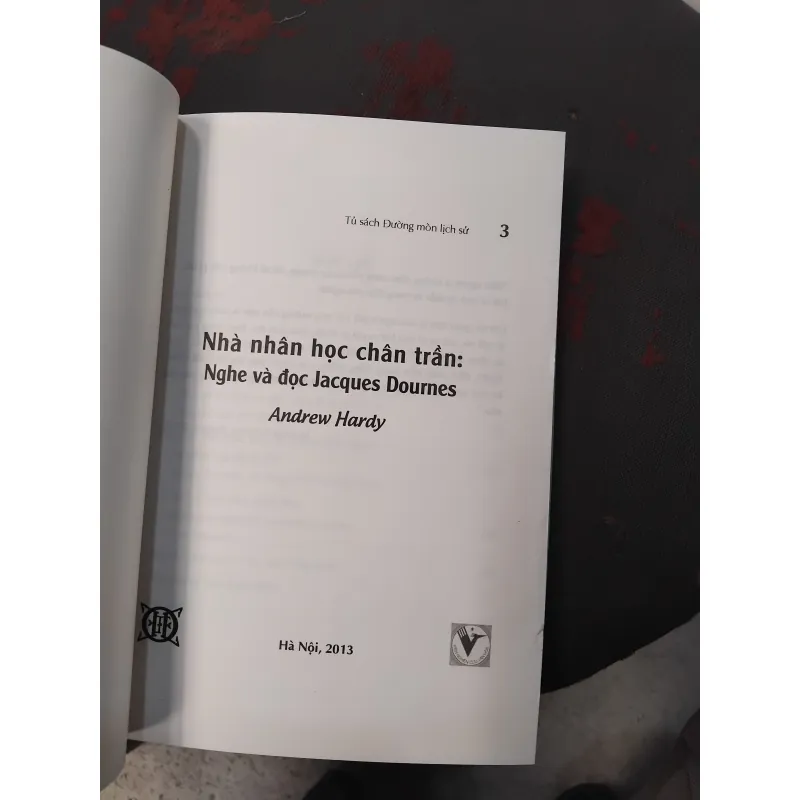 Nhà nhân học chân trần : nghe và đọc Jaques Dournes 1031040