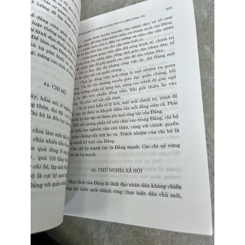 VỀ CÔNG TÁC GIÁO DỤC LÝ LUẬN CHÍNH TRỊ - HỒ CHÍ MINH 991349
