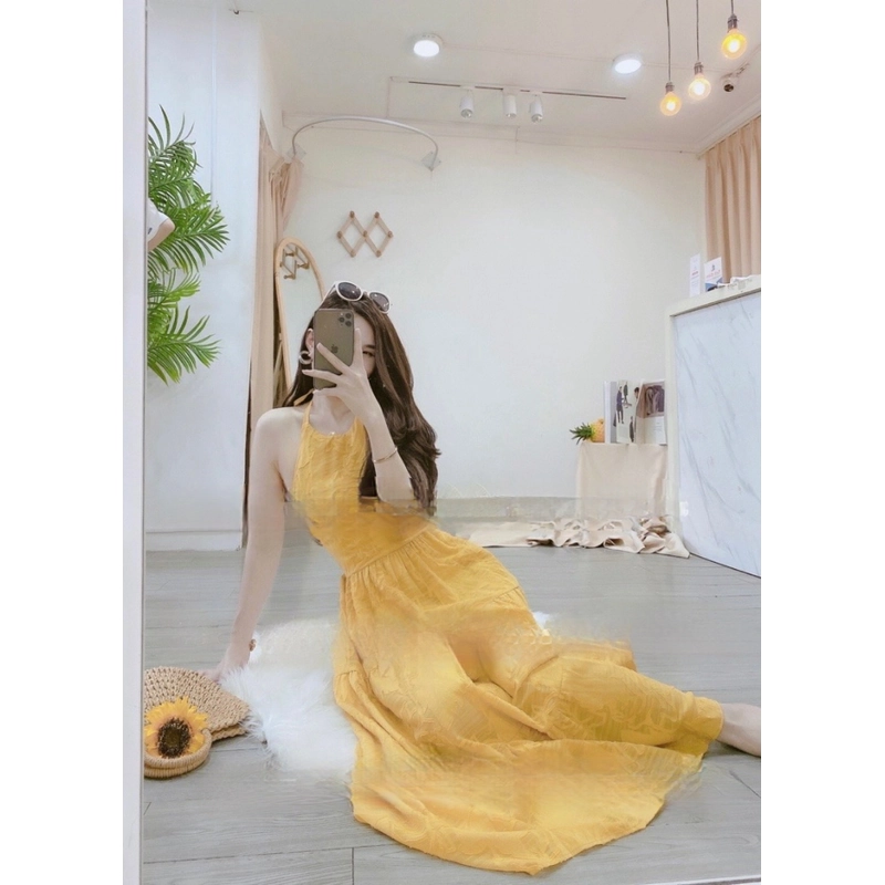 Đầm cổ yếm hở lưng đi biển 474113