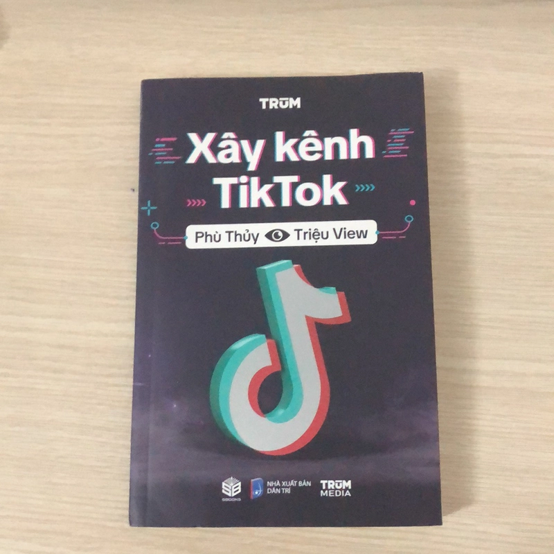 Sách Tiktok  471952