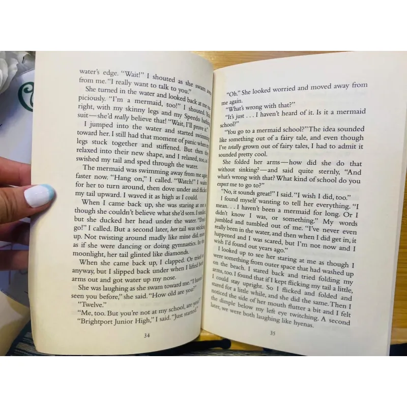 [Sách tiếng Anh 2hand] Like new 90% - 🧜‍♀️ The Tail of Emily Windsnap – Liz Kessler 🌊 960683