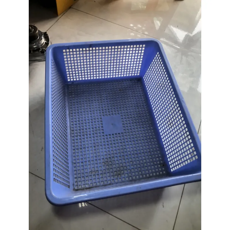 Rổ nhựa lớn (hoặc khay nhựa) có lỗ thoáng khí. 800306