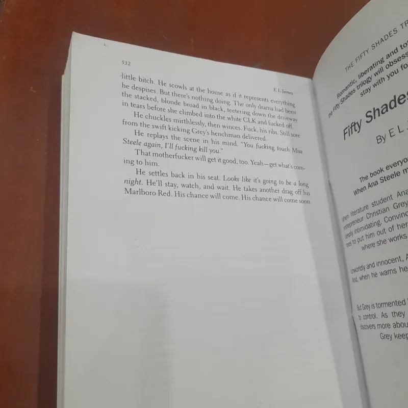 EL James - FIFTY SHADES Darker 562463