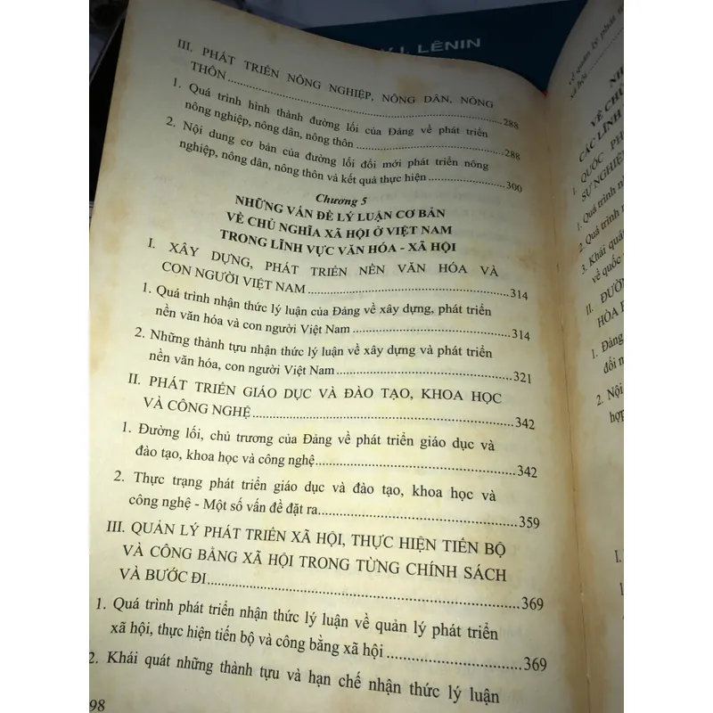 Chủ nghĩa xã hội ở Việt Nam những vấn đề lý luận từ công cuộc đổi mới  738086