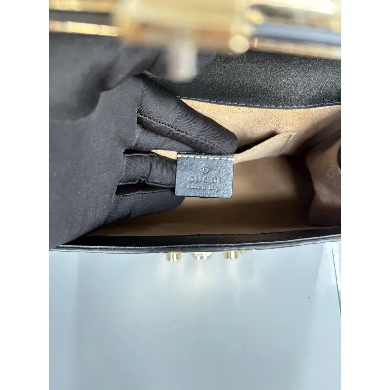 ĐẲNG CẤP KHÔNG THỜI GIAN: GUCCI PADLOCK Mini . 976855