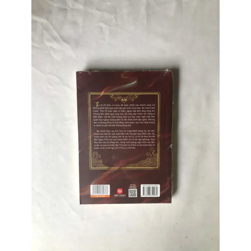 Dưới Cánh Đại Bàng - Hoàng Yến 1007162