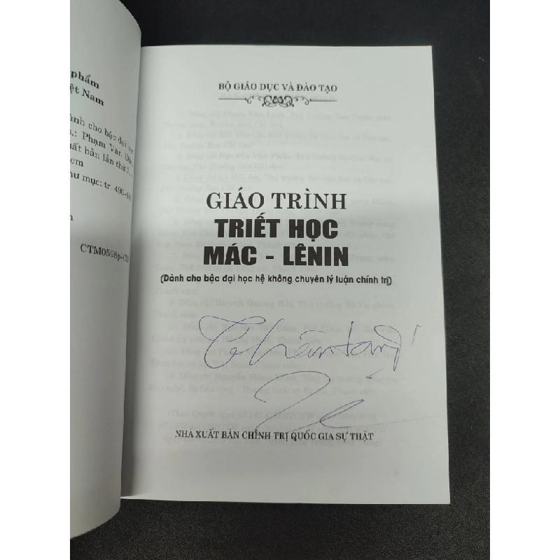 Giáo trình triết học Mác - Lênin (Dành cho bậc đại học hệ không chuyên lý luận chính trị) năm 2023 mới 90% có viết ở đầu sách HCM.TN2602 triết học 348165