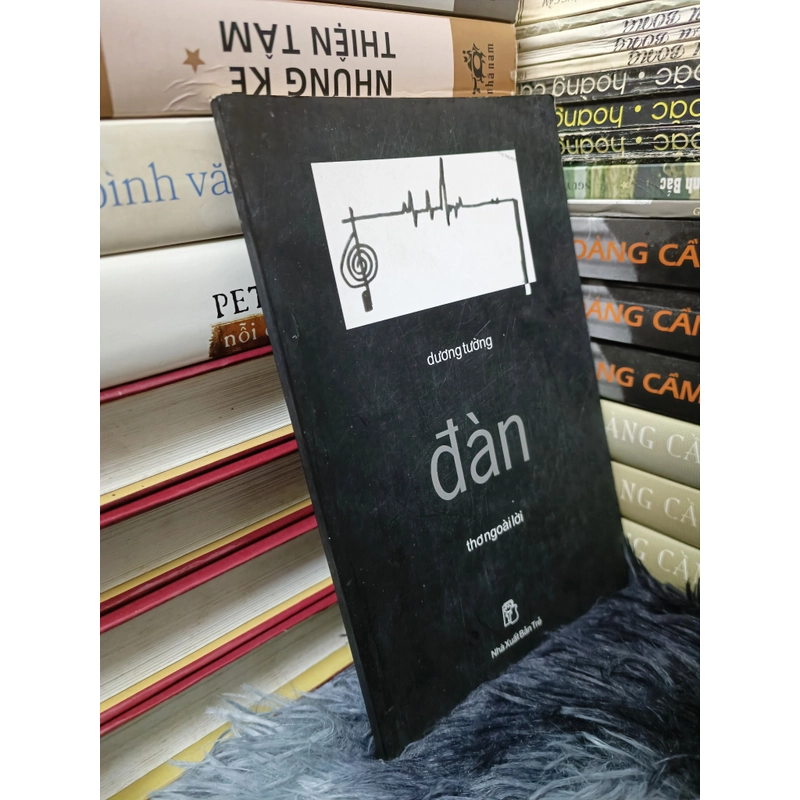 Thơ ngoài lời Dương Tường 477885