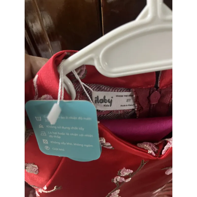Áo dài size 8y bé gái màu đỏ hiệu ilbaby 787371