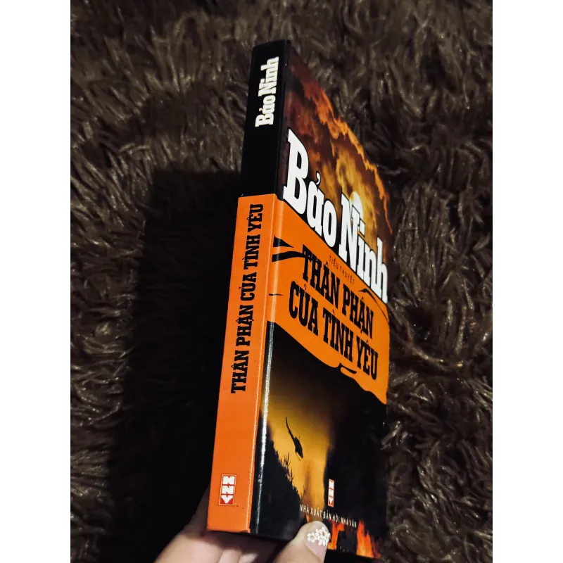 Thân phận của tình yêu (bìa cứng) 933905