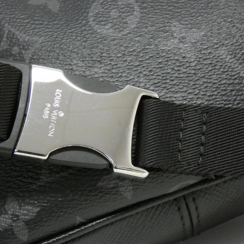 Túi đeo chéo Louis Vuitton Taiga Lama Bum Bag Outdoor M30245 613742