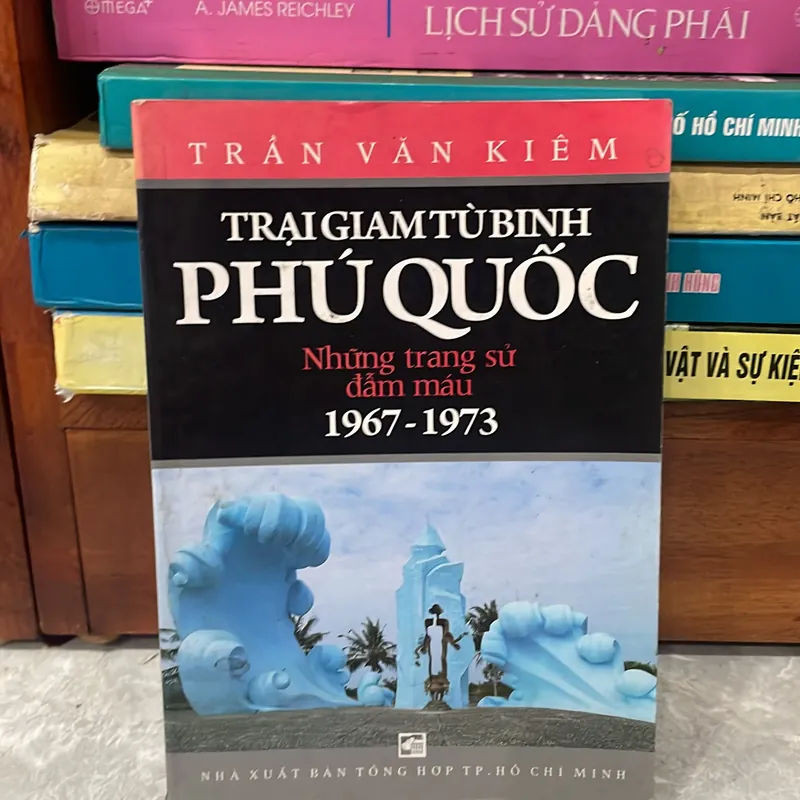 Trại Giam tù binh Phú Quốc Những trang sử đẫm máu1967-1973 698266