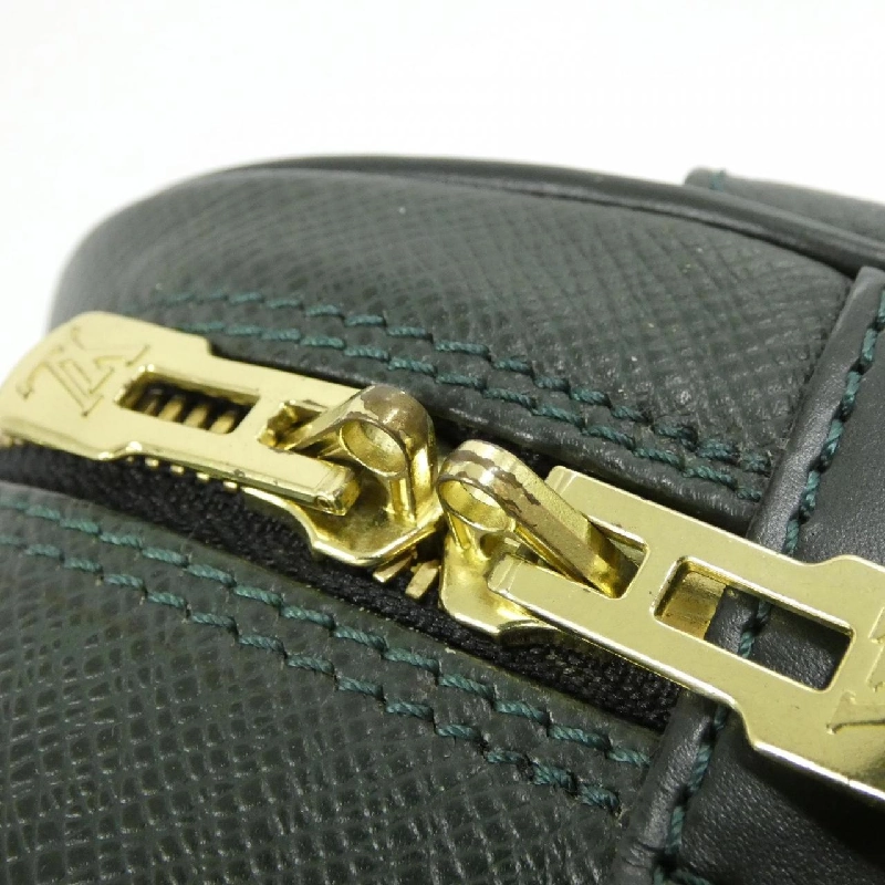 Túi đeo vai Louis Vuitton Taiga Reporter 28cm M30154 610775