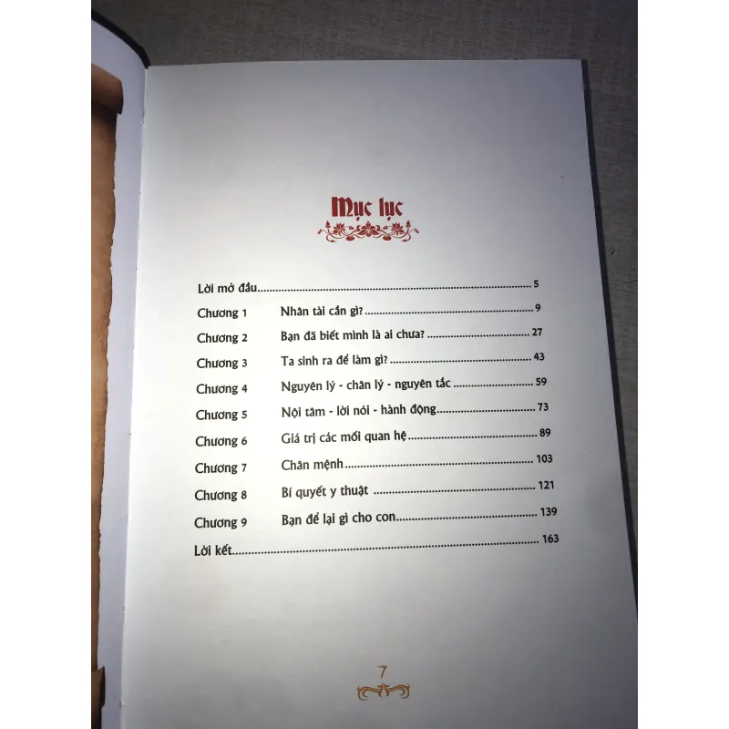 Cuốn sách vàng 778336