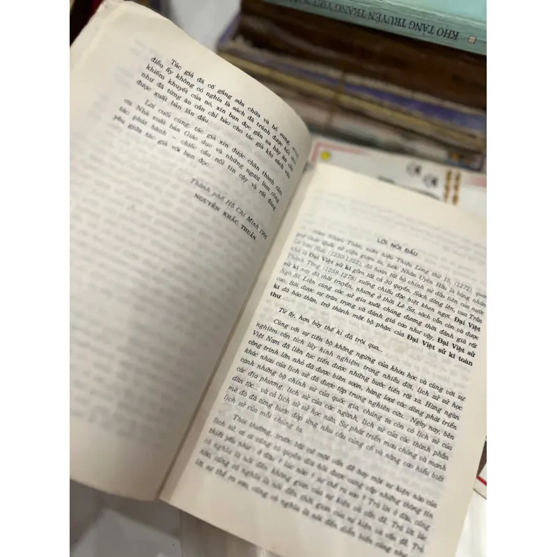 Thế Thứ Các Triều Vua Việt Nam - Nguyễn Khắc Thuần⭐ 706608