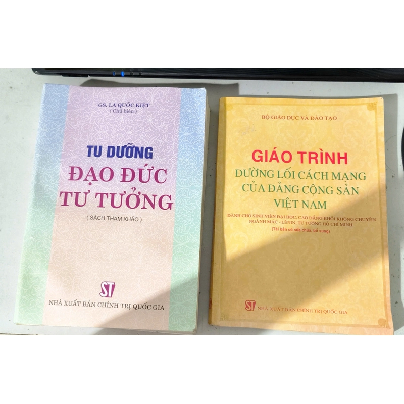 Sách Giáo trình đường lối + Sách tu dưỡng đạo dức tư tưởng 552652