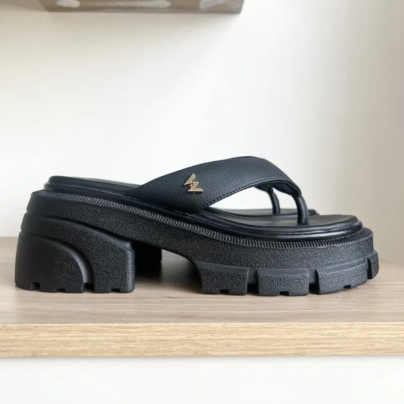 Dép sandal nữ THE QUEEN WOLF màu đen size 36 596009