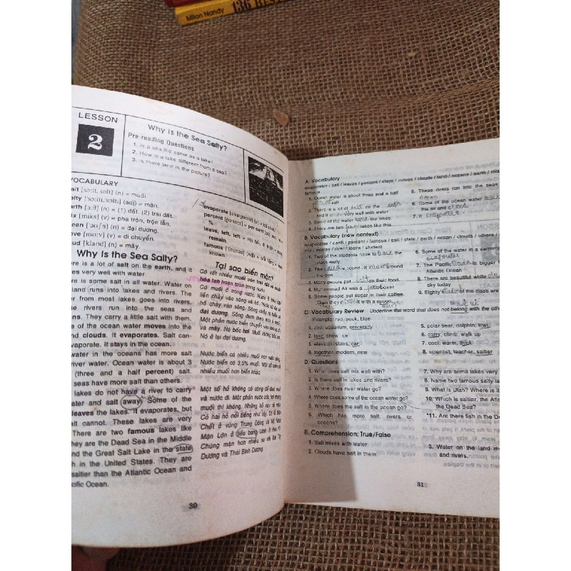 FACTS & FIGURES 1998 mới 80% (Sách tự học tiếng Anh) HLSC2404 1028488