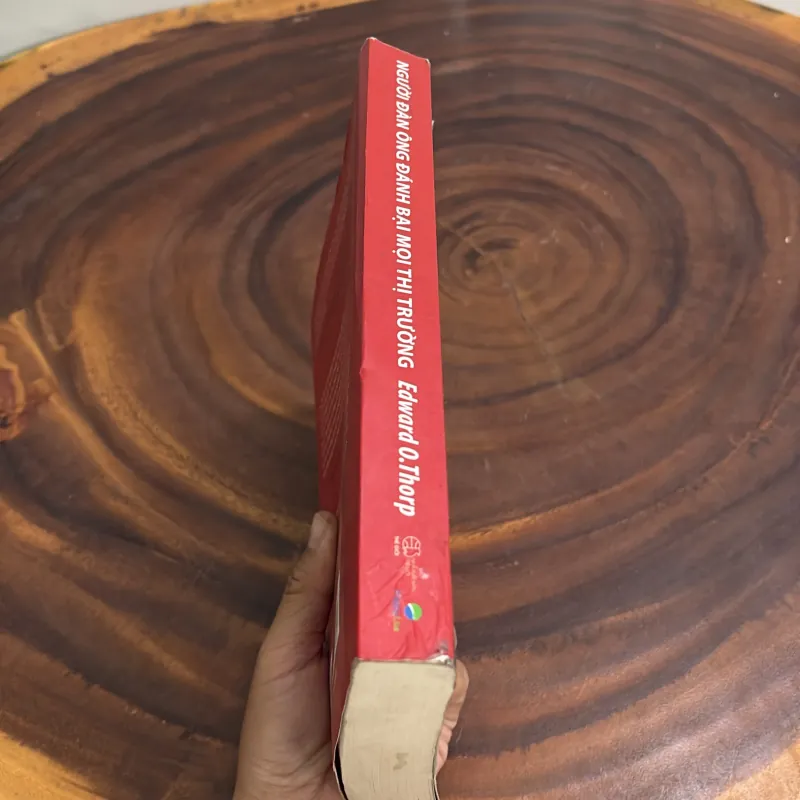II Tủ Sách Đầu Tư: Người Đàn Ông Đánh Bại Mọi Thị Trường - Edward O. Thorp - 2020 989835