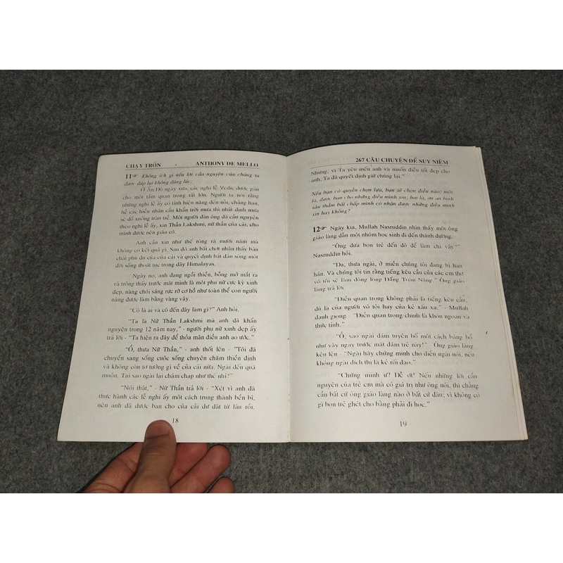 CHẠY TRỐN. 267 CÂU CHUYỆN ĐỂ SUY NIỆM 517713