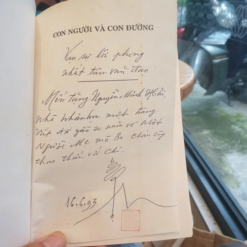 Con Người và Con Đường 474491