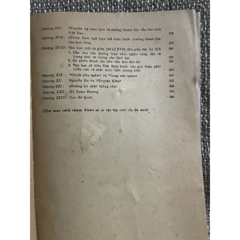 Lịch sử văn học Việt Nam tập một; sách khổ lớn  1024527
