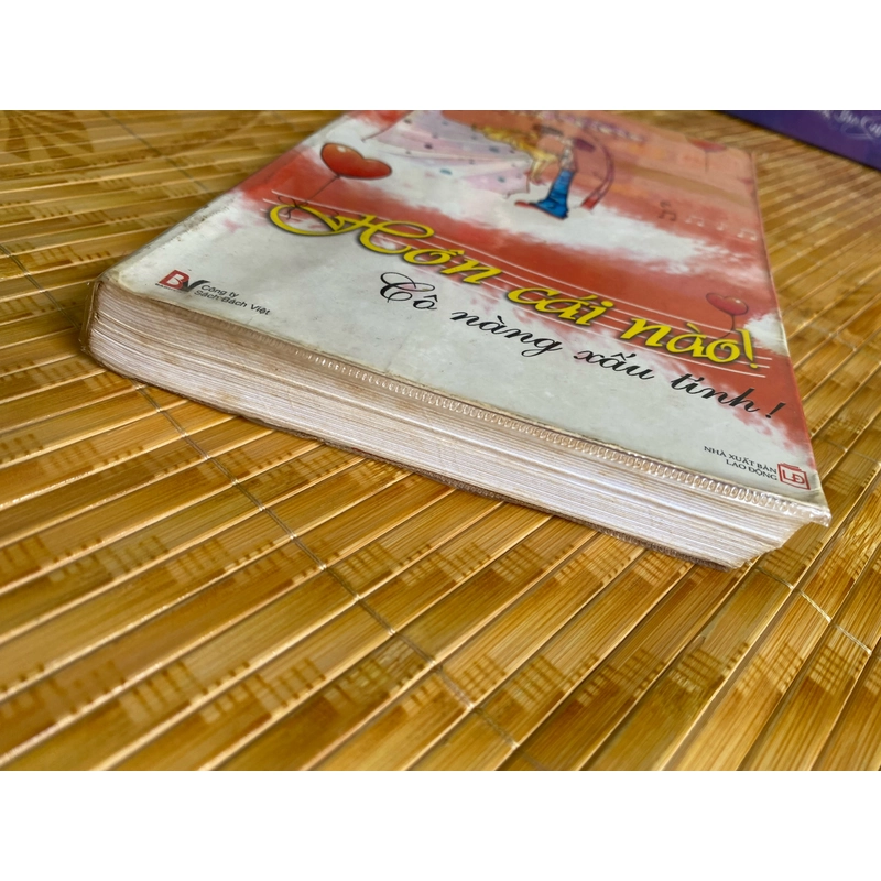 Hôn cái nào cô nàng xấu tính 521257