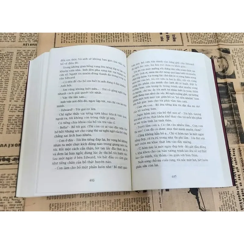 Bộ 4q Chạng vạng - Trăng non - Nhật thực - Hừng đông (nữ nhà văn Stephanie Meyer) 703817