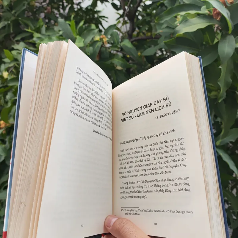 Đại Tướng Trong Lòng Dân - Ấn bản bìa cứng nhà nước đặt hàng 732219