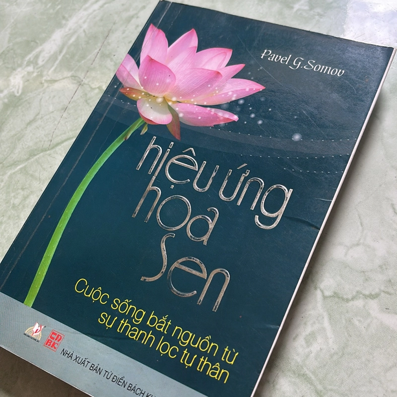 Sách Hiệu ứng hoa sen 502714