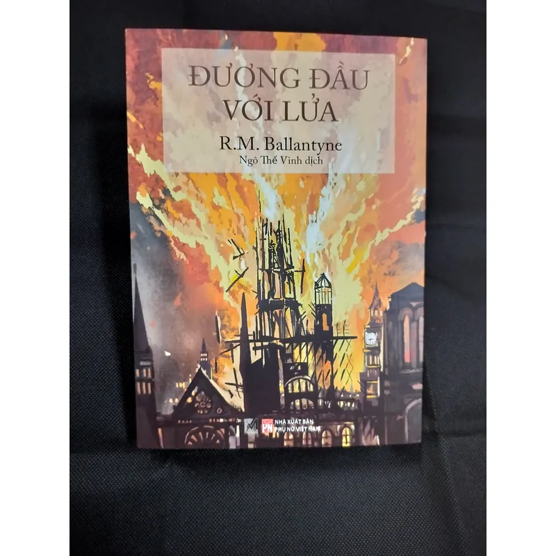 ĐƯƠNG ĐẦU VỚI LỬA - R.M.BALLANTYNE KÈM BOOKLET  557649