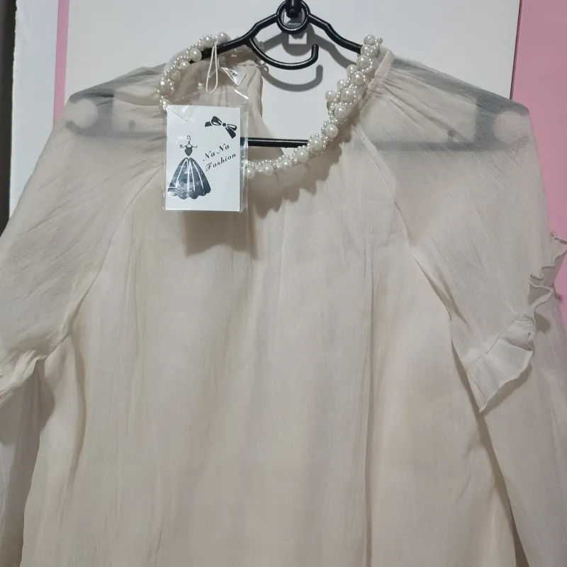 Áo voan 2 lớp đính ngọc trai ở cổ 1010204