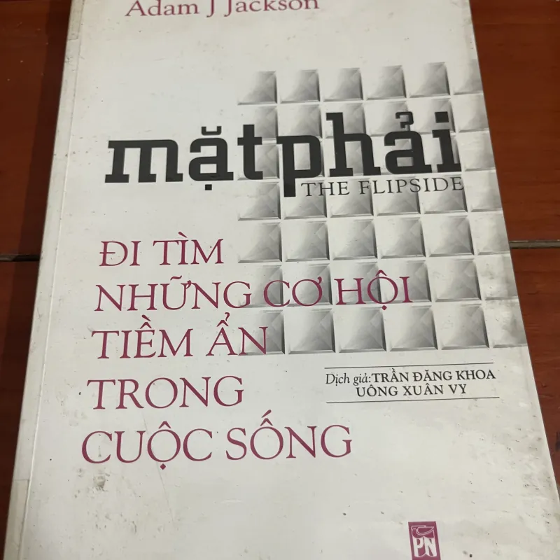 Mặt phải Adam J. Jackson 1042177