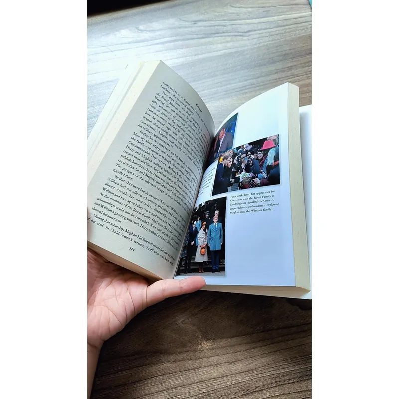 Revenge: Meghan, Harry, and the War Between the Windsors
(Sách cũ) 722974