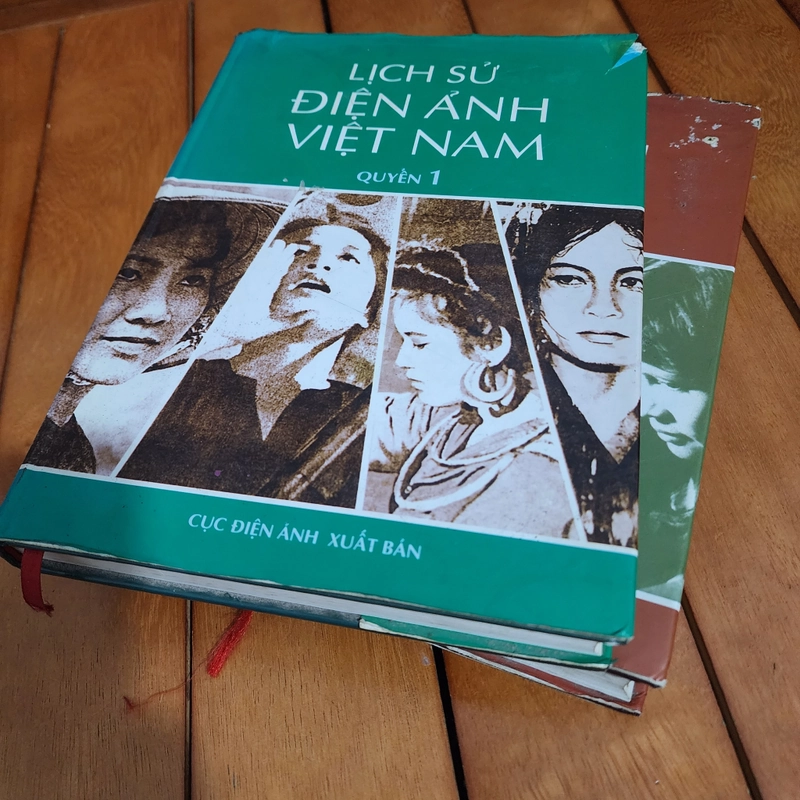 Lịch sử điện ảnh Việt Nam | 2 tập khổ to bìa cứng giấy láng 550310
